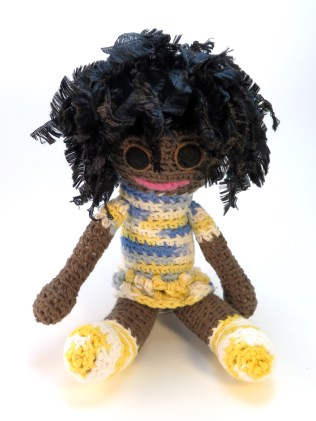 Bay skin girl yellow shoes